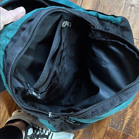 The North Face Green and Black Men's Backpack - Picture 10 of 13